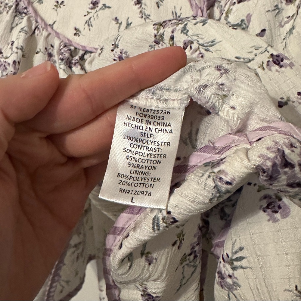 Entro Lavender Floral Puff Sleeve Blouse  large 🎉🎉 SATURDAY FLASH SALE 🎉🎉🎉 - Picture 3 of 4